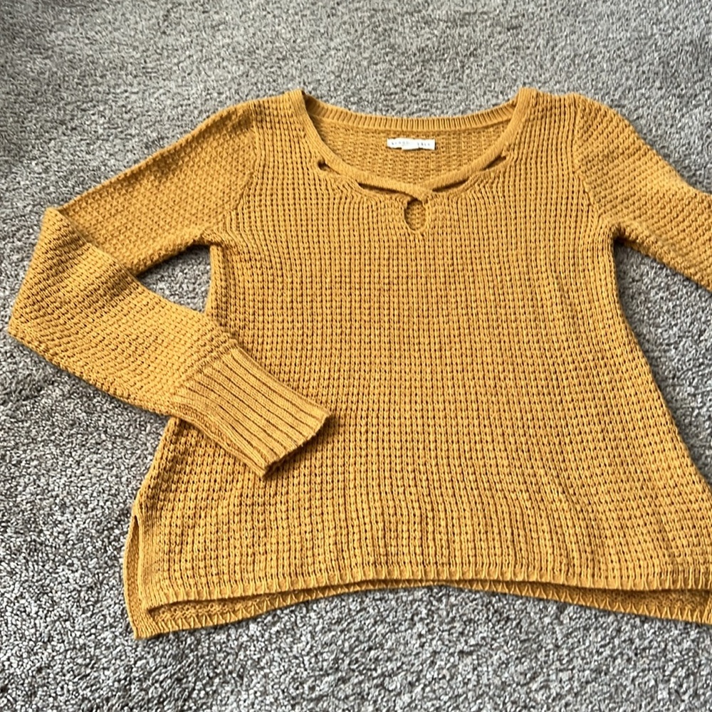 Sweaters - Picture 12 of 16